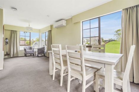 Photo of property in 16 Knightsbridge Place, Dinsdale, Hamilton, 3204