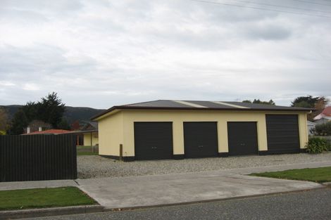Photo of property in 2 Wood Street, Tapanui, 9522