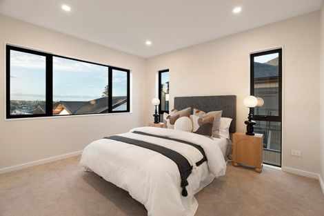 Photo of property in 2 Knights Close, Rothesay Bay, Auckland, 0630