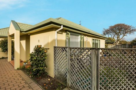 Photo of property in 2/90 Hawke Street, New Brighton, Christchurch, 8083