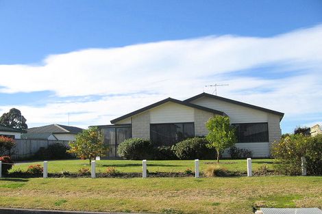 Photo of property in 13 Bucksburn Place, Greenmeadows, Napier, 4112