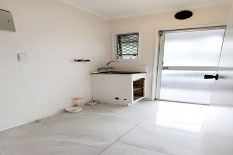 Photo of property in 16 Redoubt Road, Goodwood Heights, Auckland, 2105