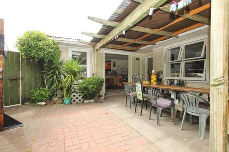 Photo of property in 237 Warwick Road, Mayfair, Hastings, 4122