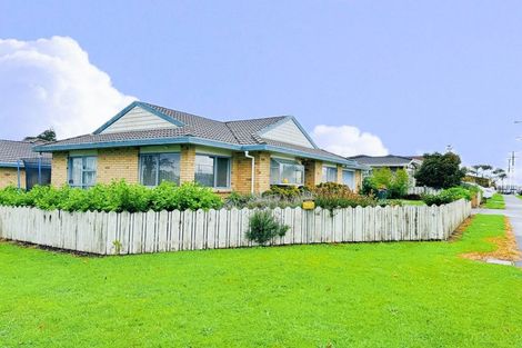 Photo of property in 2/17 Queen Street, Papakura, 2110