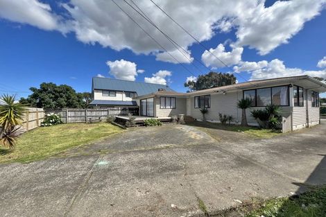 Photo of property in 11 Tiraumea Drive, Pakuranga, Auckland, 2010