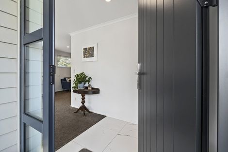 Photo of property in 5 Mackillop Way, Brooklands, New Plymouth, 4310