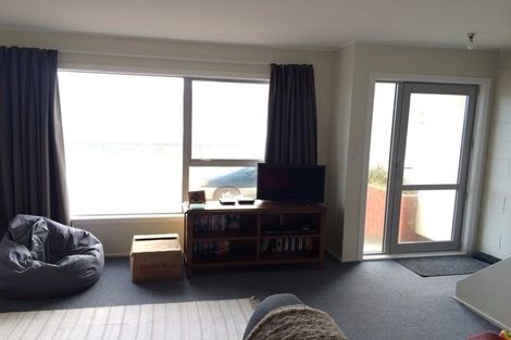 Photo of property in 2/222 The Esplanade, Island Bay, Wellington, 6023