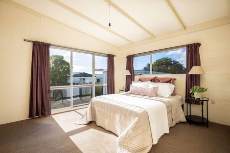 Photo of property in 108 Riversdale Drive, Merrilands, New Plymouth, 4312