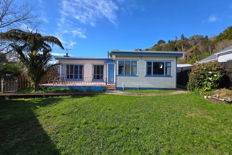 Photo of property in 2 Somme Road, Silverstream, Upper Hutt, 5019