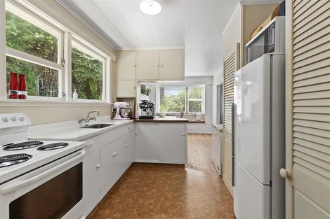 Photo of property in 28 Oak Avenue, Paremata, Porirua, 5024