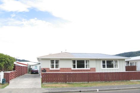 Photo of property in 23 Whirinaki Crescent, Heretaunga, Upper Hutt, 5018