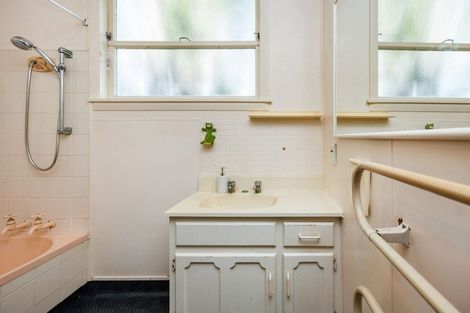 Photo of property in 292 Ruahine Street, Terrace End, Palmerston North, 4410