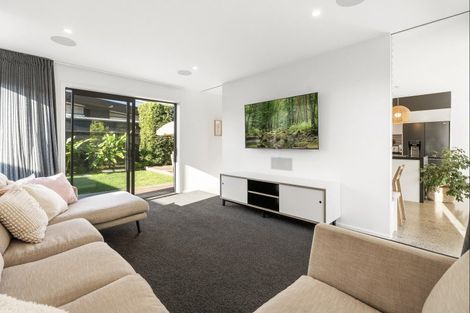Photo of property in 15 Awatira Drive, Papamoa Beach, Papamoa, 3118