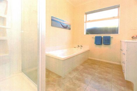 Photo of property in 23 Chesterfield Way, Orewa, 0931