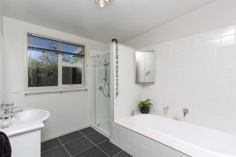 Photo of property in 10b Long Place, Frankleigh Park, New Plymouth, 4310