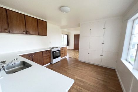 Photo of property in 13 Netherlands Avenue, Kelston, Auckland, 0602