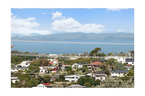 Photo of property in 844d East Coast Road, Oteha, Auckland, 0630