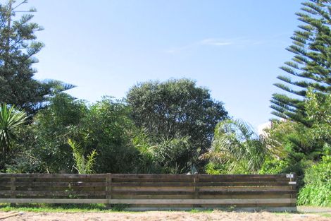 Photo of property in 137 Karewa Parade, Papamoa Beach, Papamoa, 3118