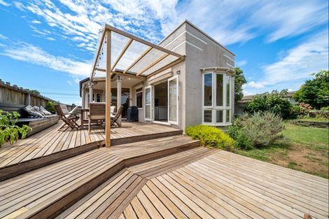 Photo of property in 180 Brooklands Road, Vogeltown, New Plymouth, 4310