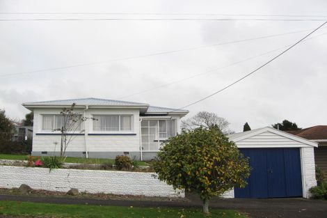 Photo of property in 5 Broadway, Waitara, 4320