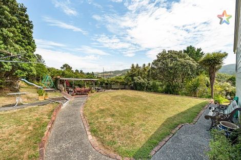 Photo of property in 21 Whitechapel Grove, Stokes Valley, Lower Hutt, 5019