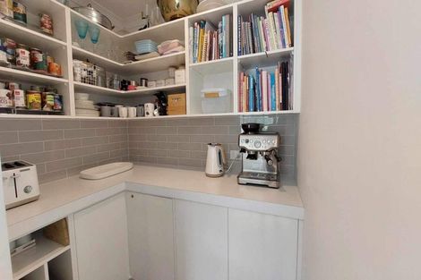 Photo of property in 63 Awataha Crescent, Pyes Pa, Tauranga, 3110