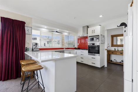 Photo of property in 54 Santa Monica Drive, Papamoa Beach, Papamoa, 3118