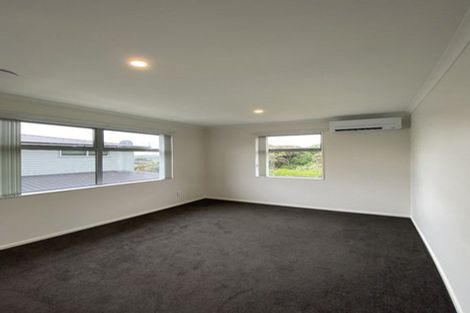 Photo of property in 9 Okataina Way, Aotea, Porirua, 5024