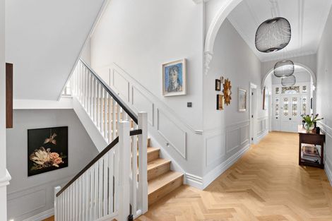 Photo of property in 21 Herne Bay Road, Herne Bay, Auckland, 1011