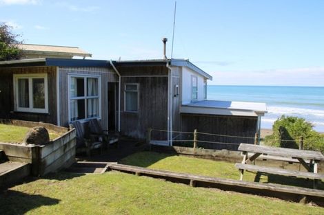 Photo of property in 24 Akitio Esplanade, Akitio, Pongaroa, 4991