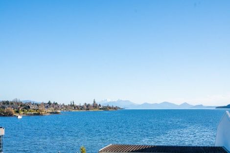 Photo of property in 225 Lake Terrace, Waipahihi, Taupo, 3330