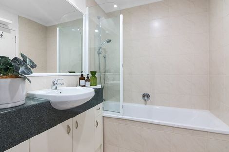 Photo of property in 1p/7-11 Bute Road, Browns Bay, Auckland, 0630