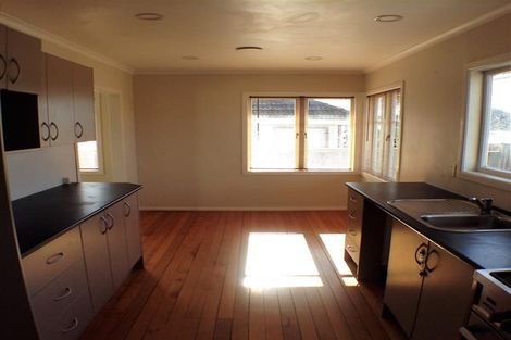 Photo of property in 13 Kervil Avenue, Te Atatu Peninsula, Auckland, 0610