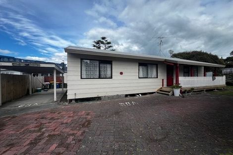 Photo of property in 2/20 Ocean View Road, Northcote, Auckland, 0627