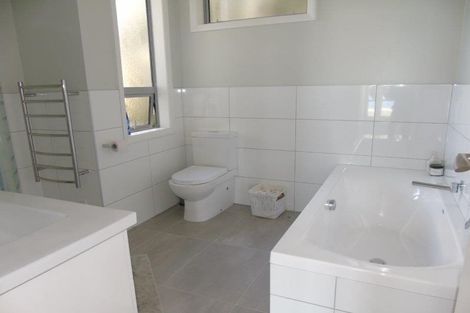 Photo of property in 118a Nicholson Road, Khandallah, Wellington, 6035