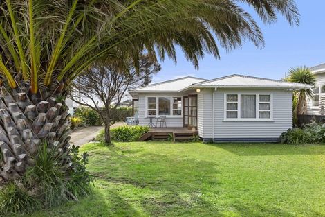 Photo of property in 13 Lorenzen Bay Road, Raglan, 3225