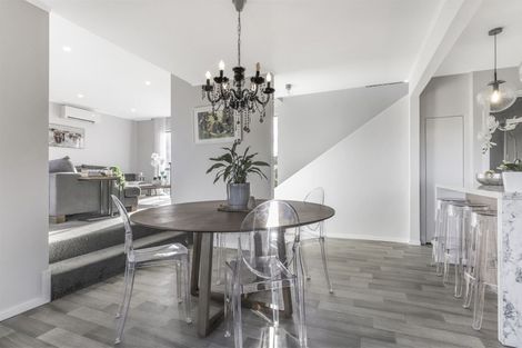 Photo of property in 17 Rhonda Place, Opaheke, Papakura, 2113