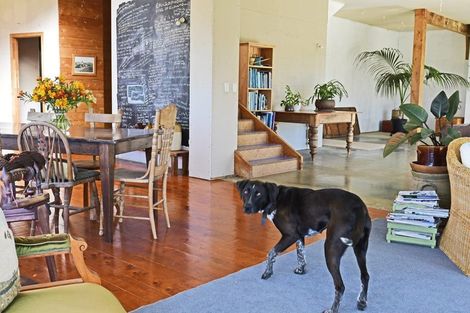 Photo of property in 18 Old School Road, Leigh, 0985