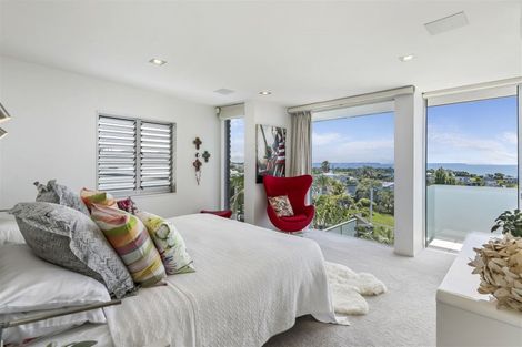 Photo of property in 10a Eastcliffe Road, Castor Bay, Auckland, 0620