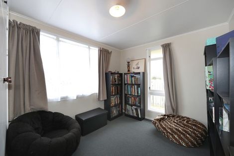 Photo of property in 28 Cartier Crescent, Flaxmere, Hastings, 4120