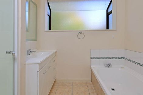 Photo of property in 216 Solar Road, Glen Eden, Auckland, 0602