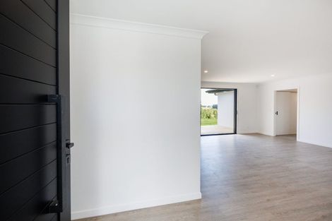 Photo of property in 132 Kingsdale Park Drive, Aokautere, Palmerston North, 4471