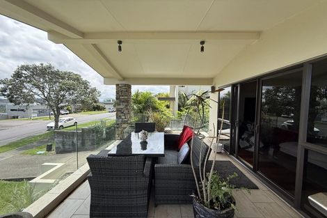Photo of property in 71 Kittiwake Drive, Schnapper Rock, Auckland, 0632