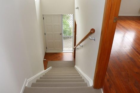Photo of property in 38 Potter Avenue, Northcote, Auckland, 0627