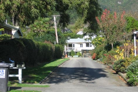 Photo of property in 24 Manuka Street, Stokes Valley, Lower Hutt, 5019