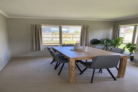 Photo of property in 7 Whitford Place, Rototuna North, Hamilton, 3210