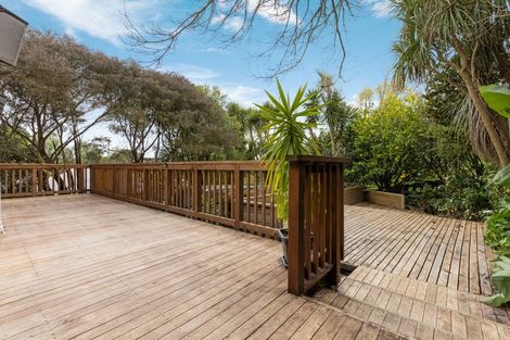 Photo of property in 23 Imperial Place, Henderson, Auckland, 0612