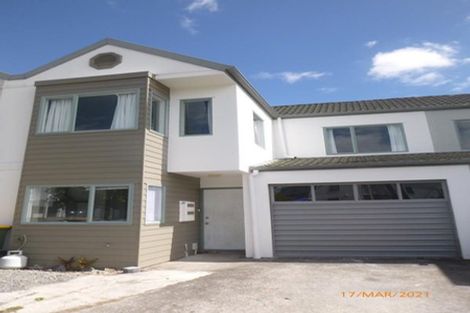 Photo of property in 19 Stephen Avenue, Henderson, Auckland, 0610