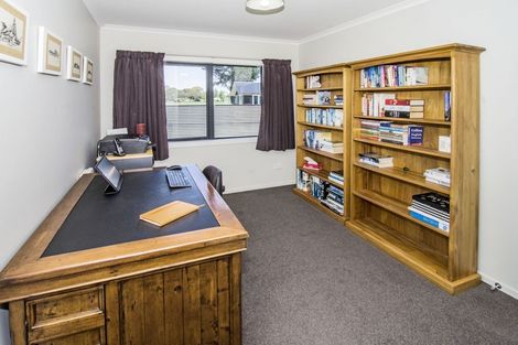 Photo of property in 11 Mervyn Brown Place, Solway, Masterton, 5810