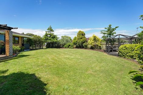 Photo of property in 5 Chilton Drive, Paraparaumu, 5032